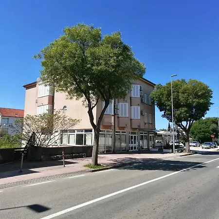 Lana * Novi Vinodolski